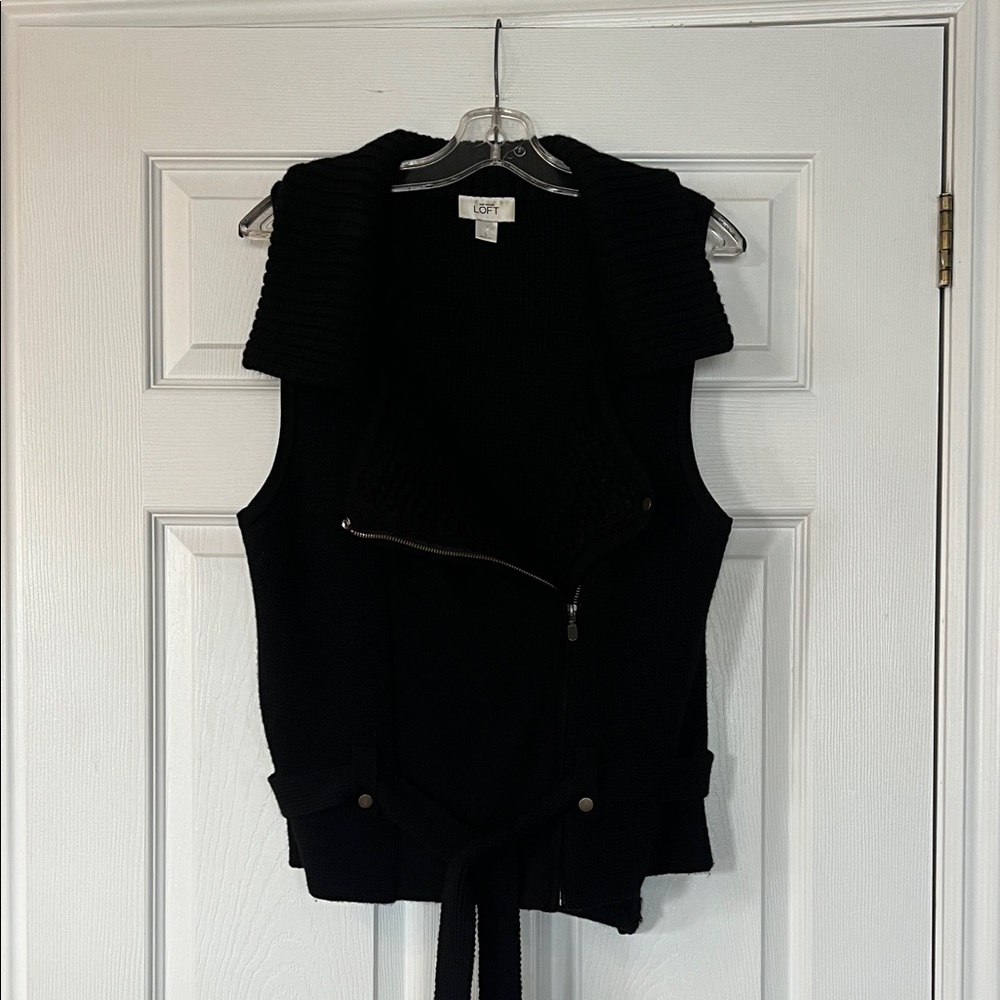 Ann Taylor Black Sleeveless Zip Vest
